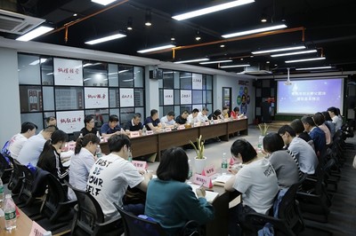 2019常熟市創(chuàng)業(yè)孵化基地建設(shè)工作交流會(huì)在海虞電商園順利召開